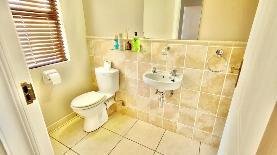 4 Bedroom Property for Sale in Vaal Marina Gauteng