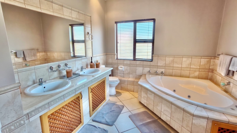 4 Bedroom Property for Sale in Vaal Marina Gauteng