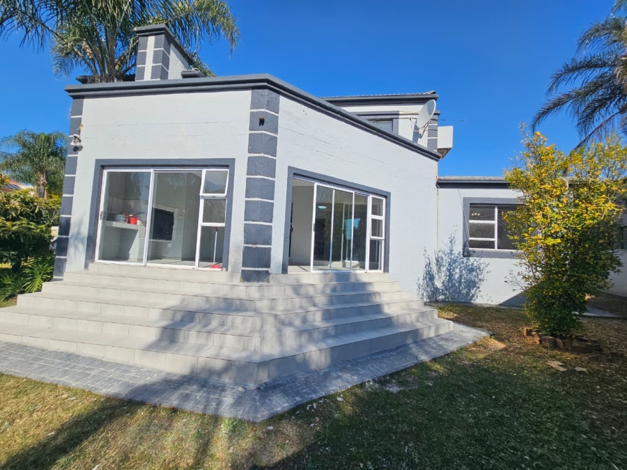 To Let 4 Bedroom Property for Rent in Eldoraigne Gauteng