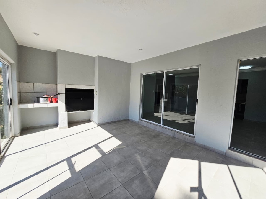 To Let 4 Bedroom Property for Rent in Eldoraigne Gauteng