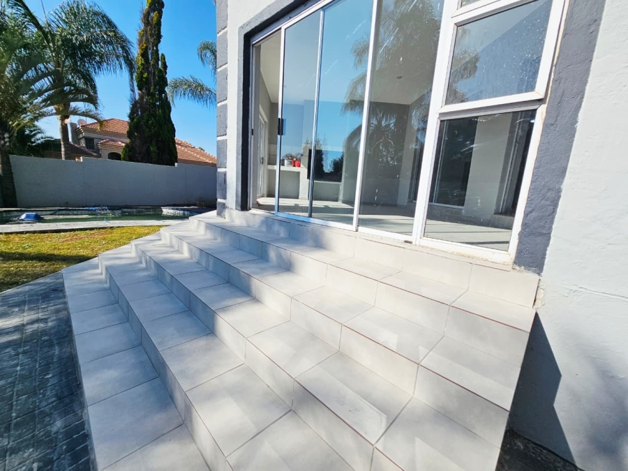 To Let 4 Bedroom Property for Rent in Eldoraigne Gauteng