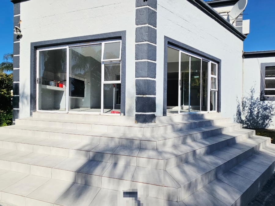 To Let 4 Bedroom Property for Rent in Eldoraigne Gauteng