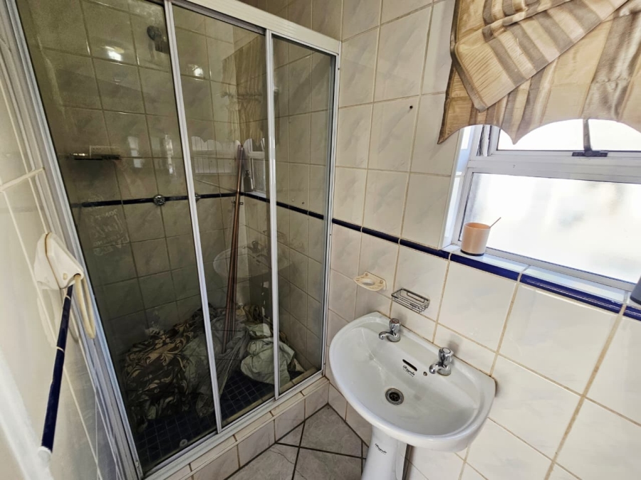 To Let 4 Bedroom Property for Rent in Eldoraigne Gauteng