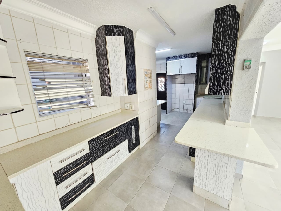 To Let 4 Bedroom Property for Rent in Eldoraigne Gauteng
