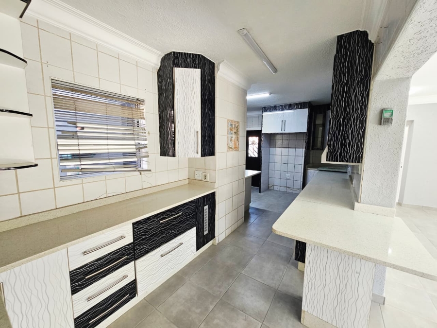 To Let 4 Bedroom Property for Rent in Eldoraigne Gauteng