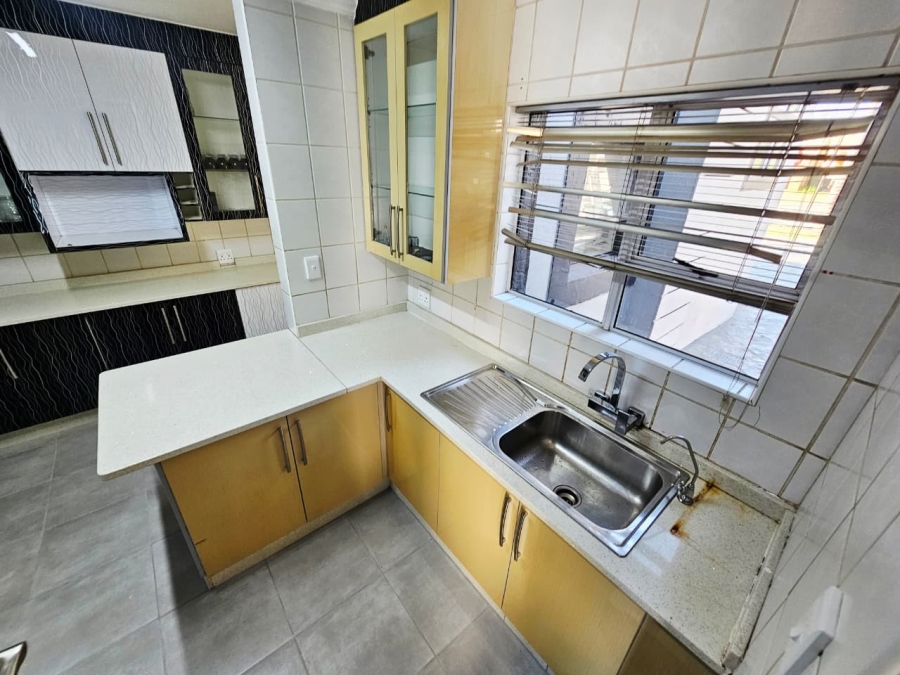 To Let 4 Bedroom Property for Rent in Eldoraigne Gauteng