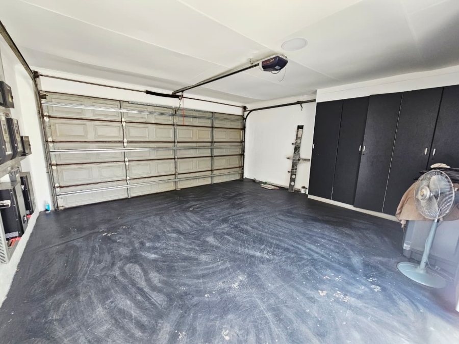 To Let 4 Bedroom Property for Rent in Eldoraigne Gauteng