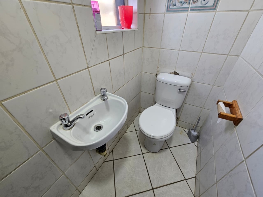 To Let 4 Bedroom Property for Rent in Eldoraigne Gauteng