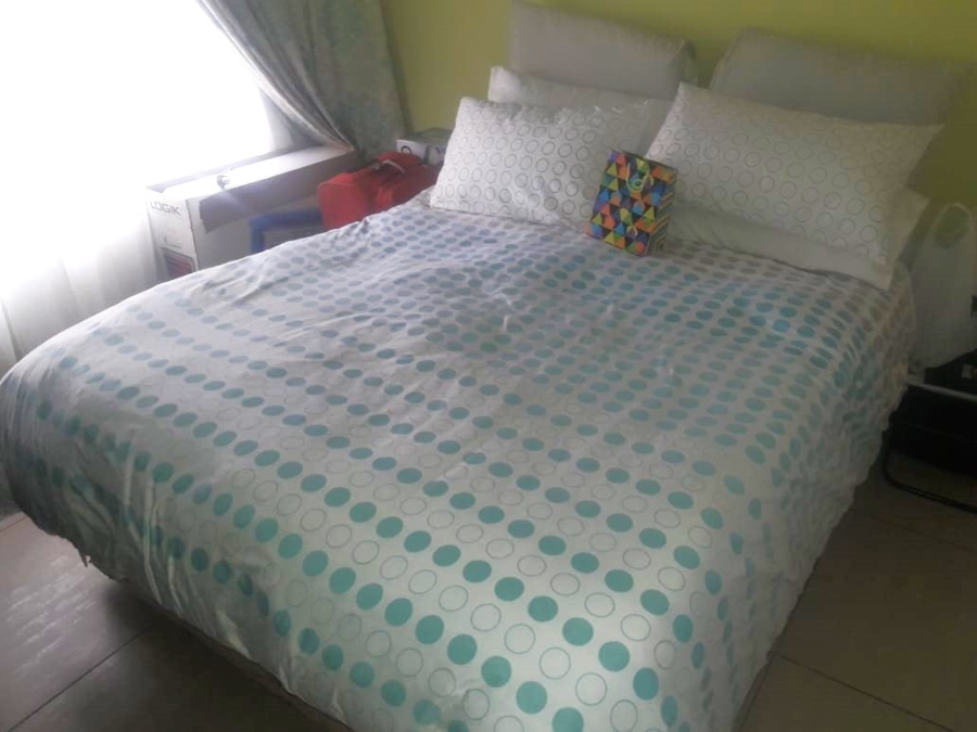 To Let 2 Bedroom Property for Rent in Mondeor Gauteng