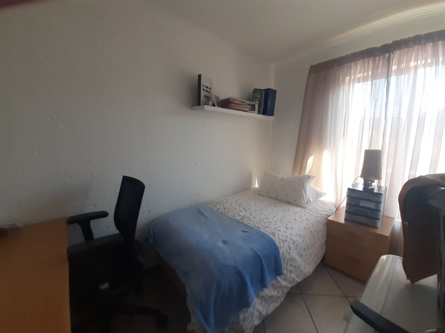 2 Bedroom Property for Sale in Fairland Gauteng