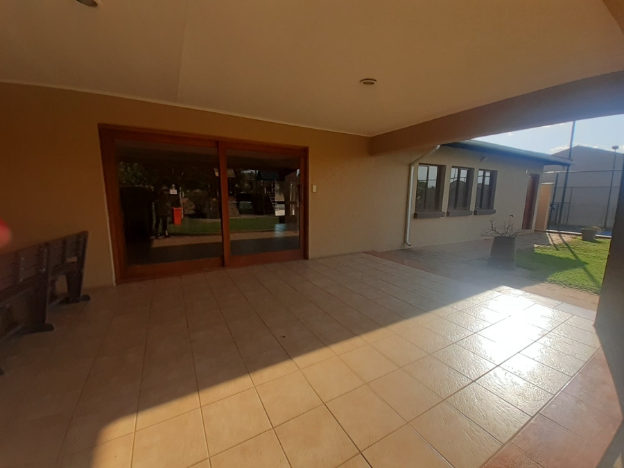 2 Bedroom Property for Sale in Fairland Gauteng