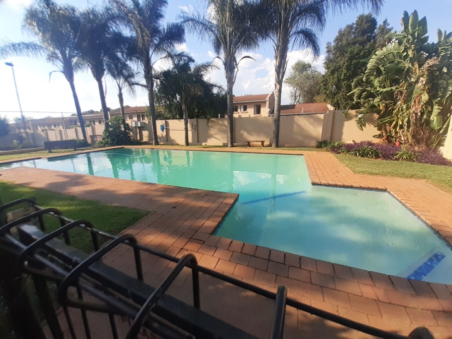 2 Bedroom Property for Sale in Fairland Gauteng