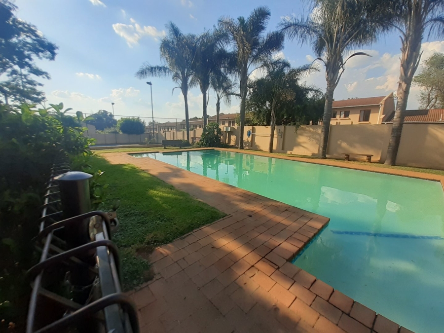 2 Bedroom Property for Sale in Fairland Gauteng