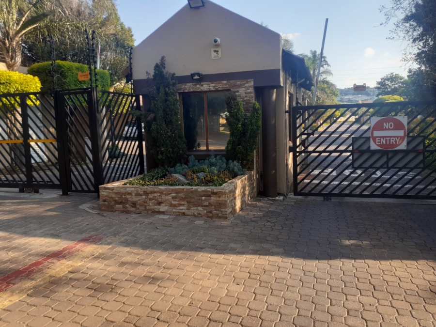 2 Bedroom Property for Sale in Fairland Gauteng