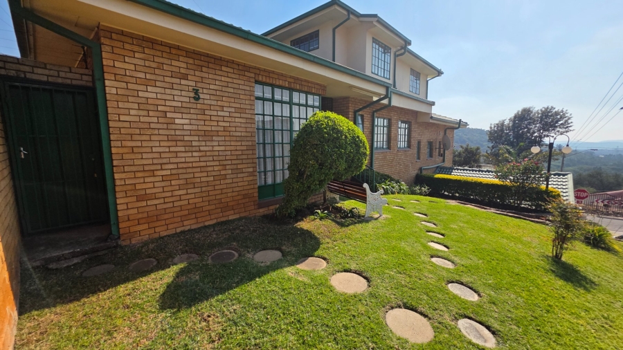 5 Bedroom Property for Sale in Laudium Gauteng