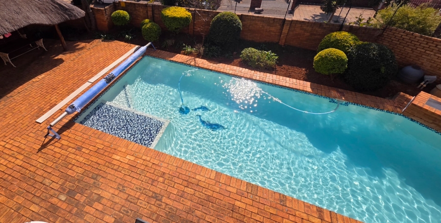 5 Bedroom Property for Sale in Laudium Gauteng