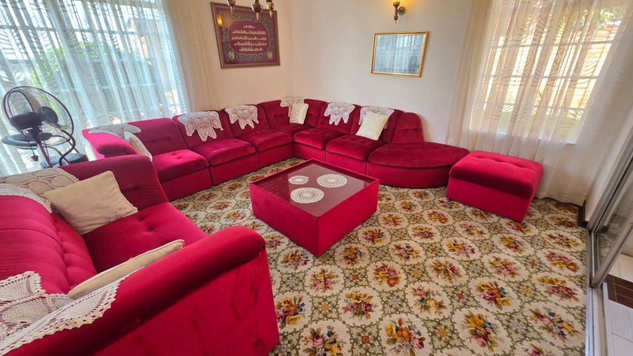 5 Bedroom Property for Sale in Laudium Gauteng