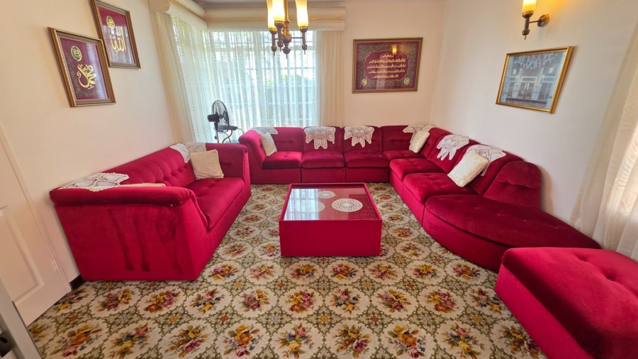 5 Bedroom Property for Sale in Laudium Gauteng