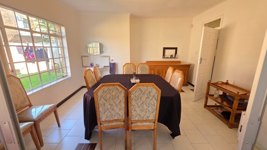 5 Bedroom Property for Sale in Laudium Gauteng