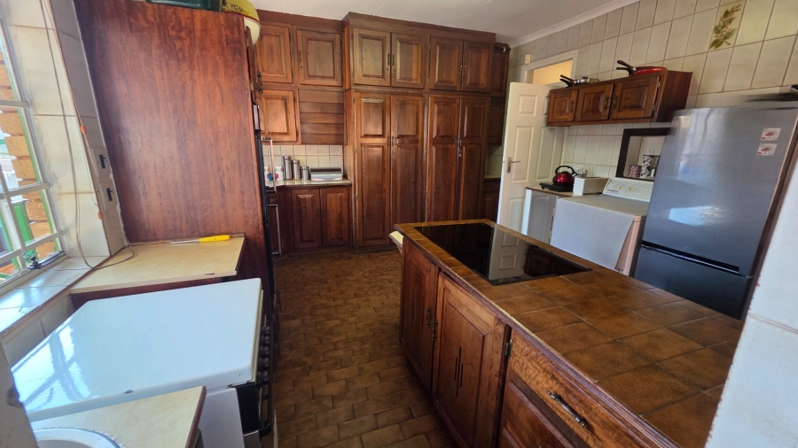 5 Bedroom Property for Sale in Laudium Gauteng