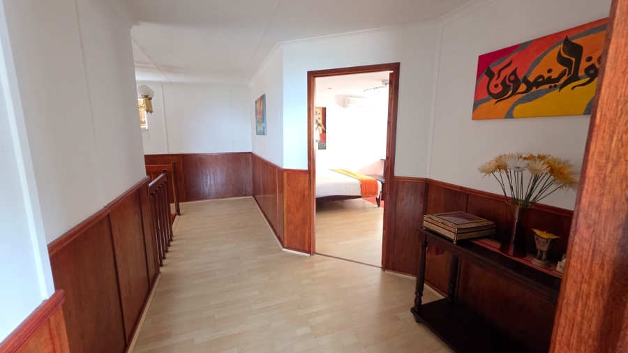 5 Bedroom Property for Sale in Laudium Gauteng