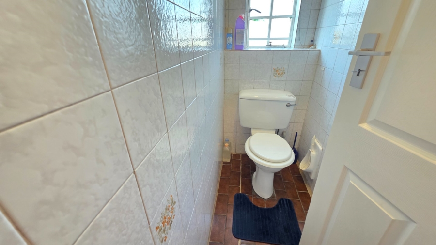 5 Bedroom Property for Sale in Laudium Gauteng