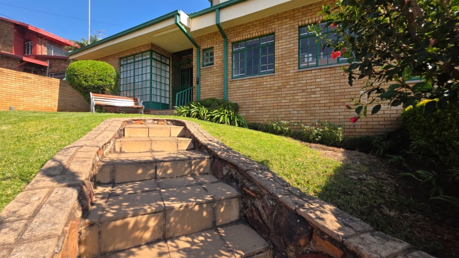 5 Bedroom Property for Sale in Laudium Gauteng