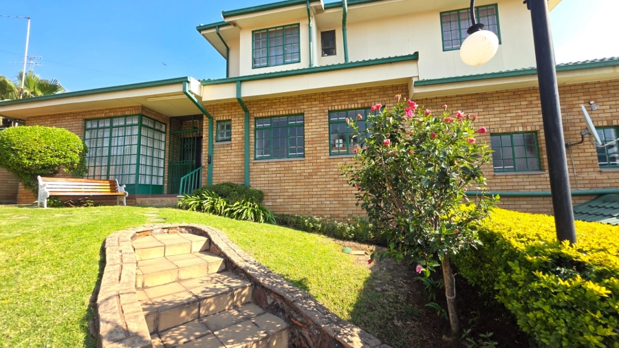 5 Bedroom Property for Sale in Laudium Gauteng