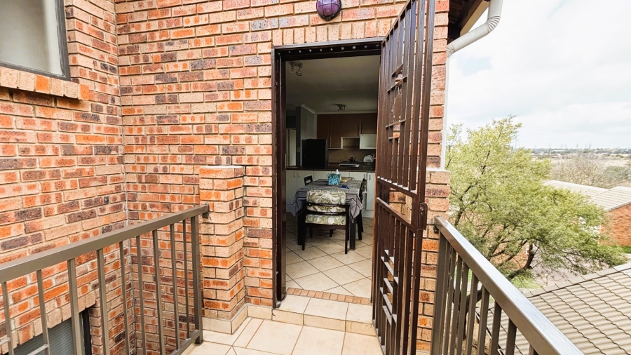 2 Bedroom Property for Sale in Eco Park Gauteng