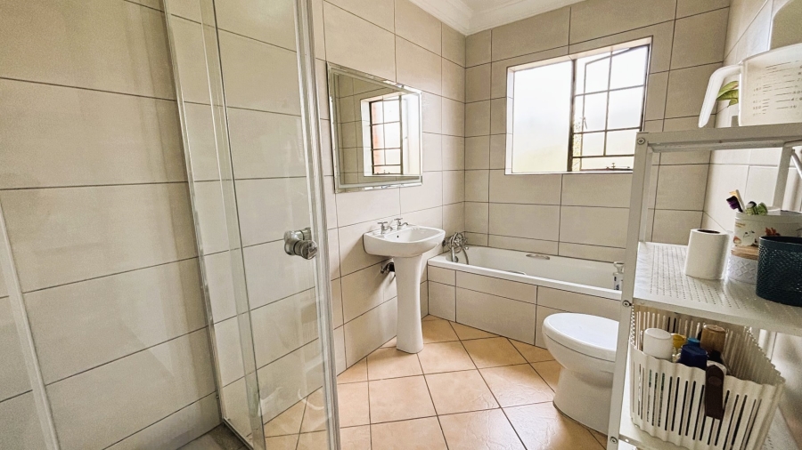 2 Bedroom Property for Sale in Eco Park Gauteng