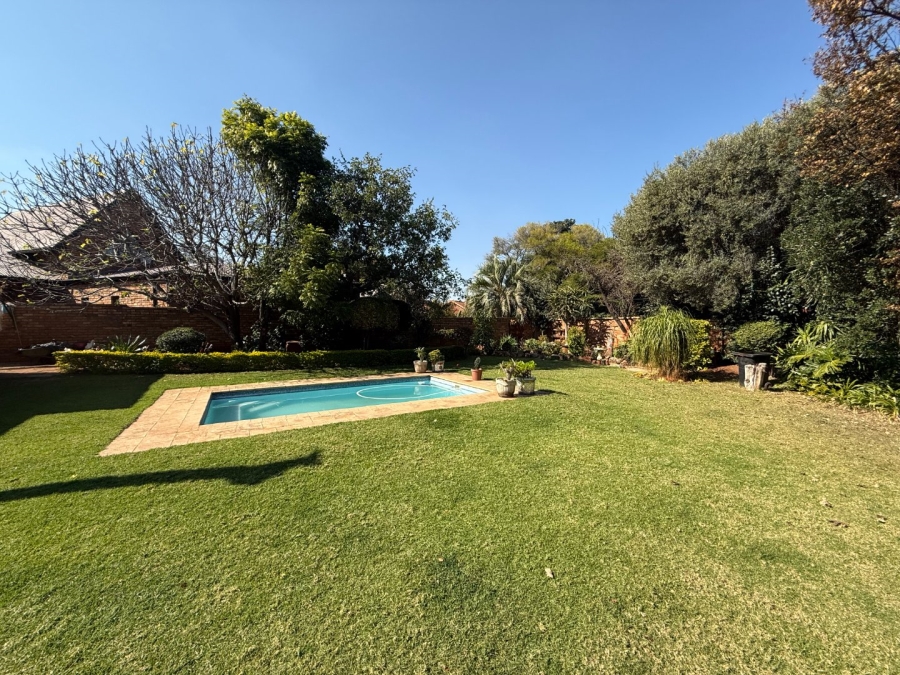 5 Bedroom Property for Sale in Zwartkop Gauteng