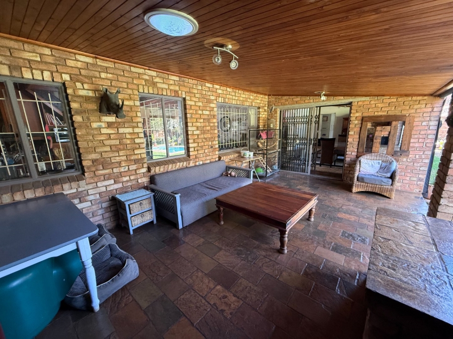 5 Bedroom Property for Sale in Zwartkop Gauteng