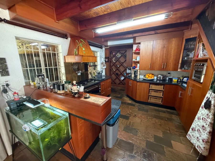 5 Bedroom Property for Sale in Zwartkop Gauteng