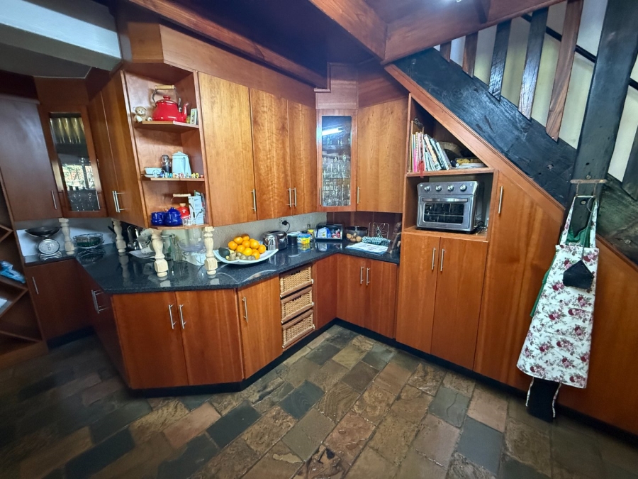 5 Bedroom Property for Sale in Zwartkop Gauteng