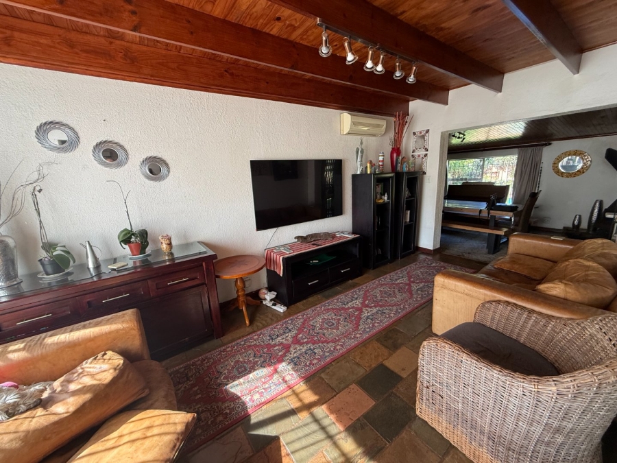5 Bedroom Property for Sale in Zwartkop Gauteng