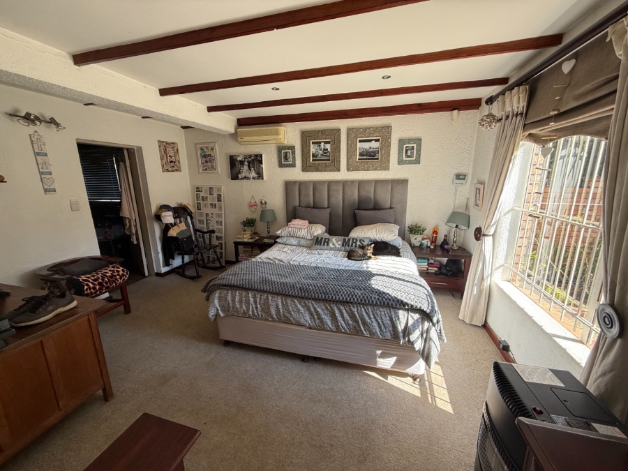 5 Bedroom Property for Sale in Zwartkop Gauteng