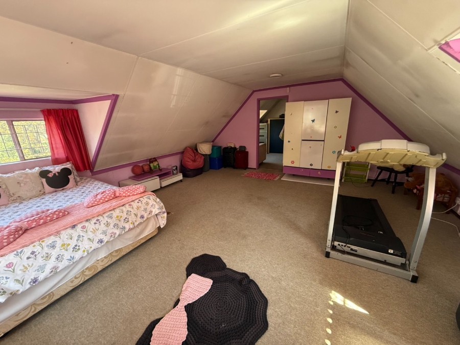 5 Bedroom Property for Sale in Zwartkop Gauteng