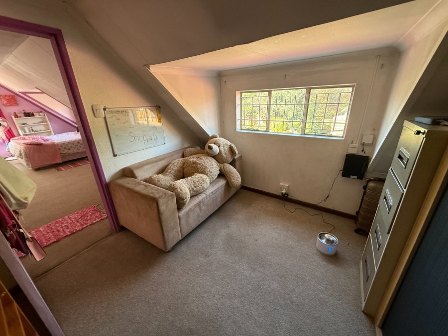 5 Bedroom Property for Sale in Zwartkop Gauteng