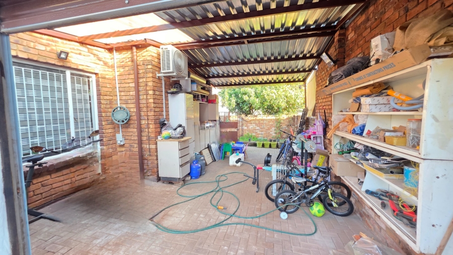 3 Bedroom Property for Sale in Erasmia Gauteng