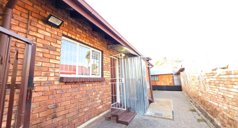 3 Bedroom Property for Sale in Erasmia Gauteng