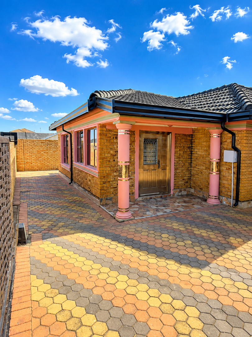4 Bedroom Property for Sale in Dr Masibilanga Gauteng