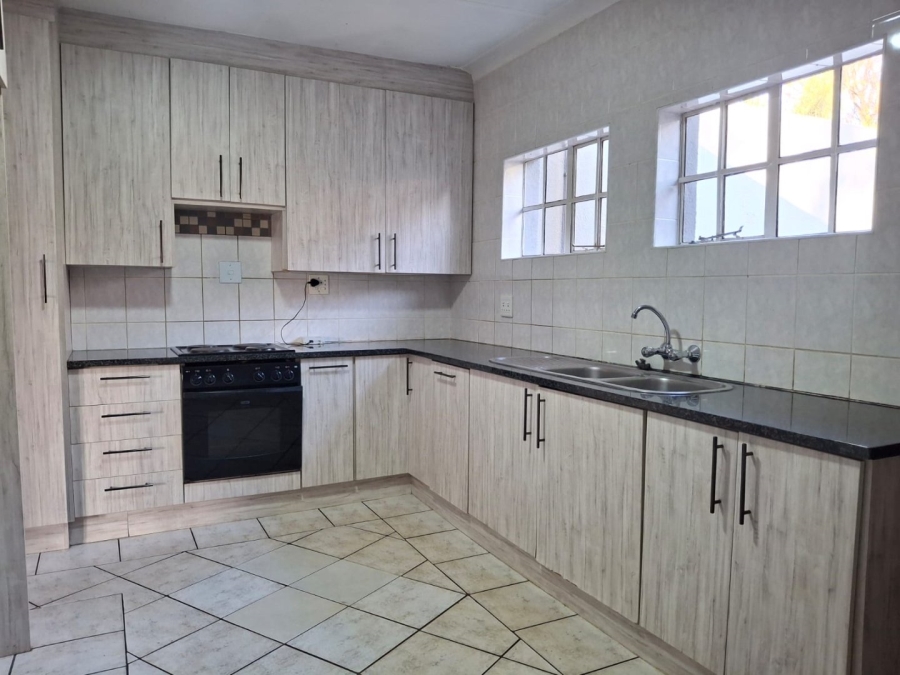 5 Bedroom Property for Sale in Dalpark Gauteng