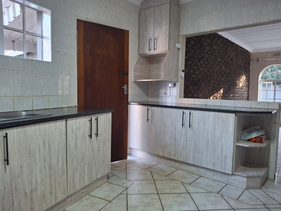 5 Bedroom Property for Sale in Dalpark Gauteng