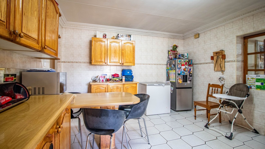 5 Bedroom Property for Sale in Primrose East Gauteng