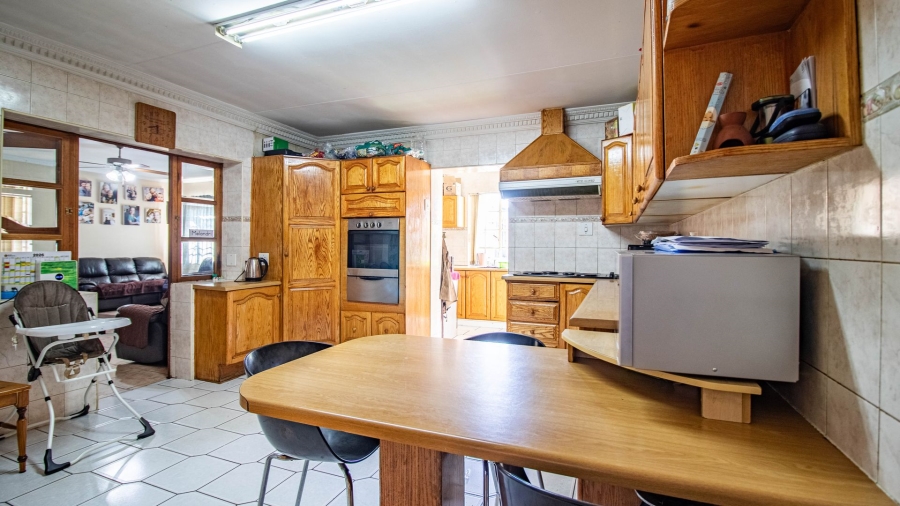 5 Bedroom Property for Sale in Primrose East Gauteng