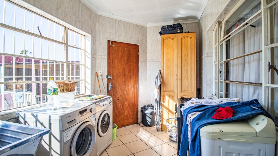 5 Bedroom Property for Sale in Primrose East Gauteng