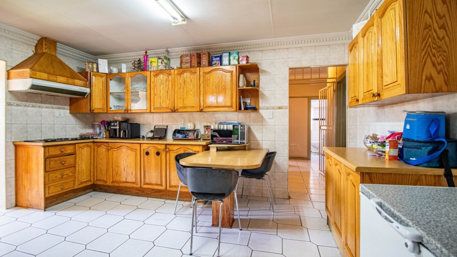 5 Bedroom Property for Sale in Primrose East Gauteng