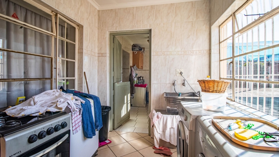 5 Bedroom Property for Sale in Primrose East Gauteng