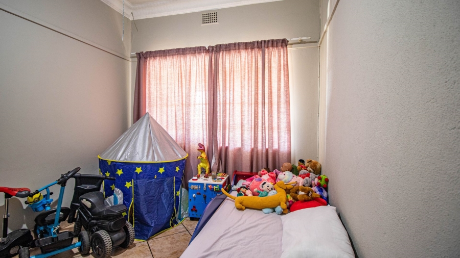 5 Bedroom Property for Sale in Primrose East Gauteng