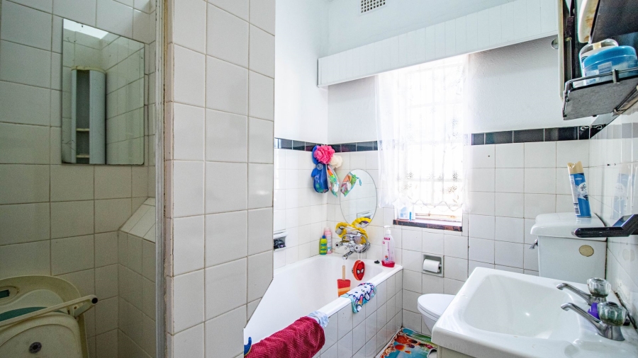 5 Bedroom Property for Sale in Primrose East Gauteng